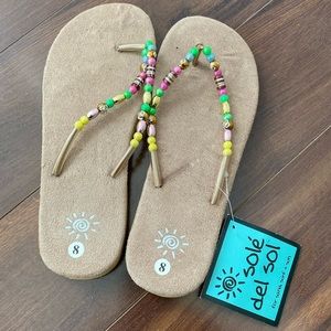Sole’ del Sol Never Worn women’s Flip Flops. Multicolor beads. 8